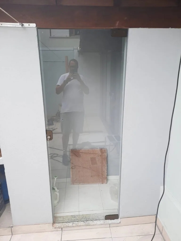 Película aplicada em janela residencial
