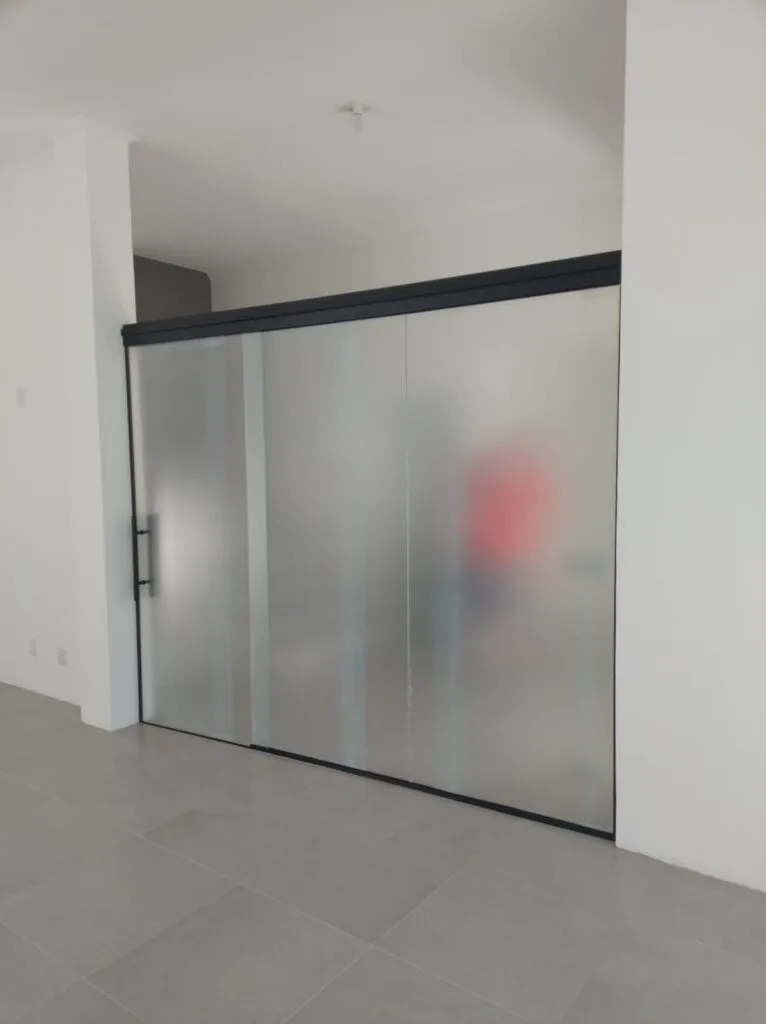 Vidro com película aplicada