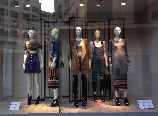 Película para vitrine comercial